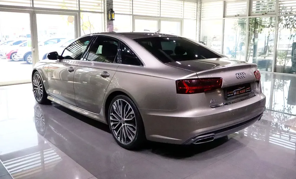 40 TFSI . GCC Specs . Low Mileage . Pristine Condition . Full Option - Image 4