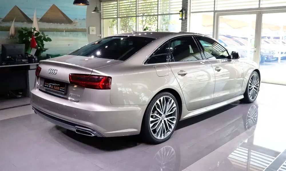 40 TFSI . GCC Specs . Low Mileage . Pristine Condition . Full Option - Image 6