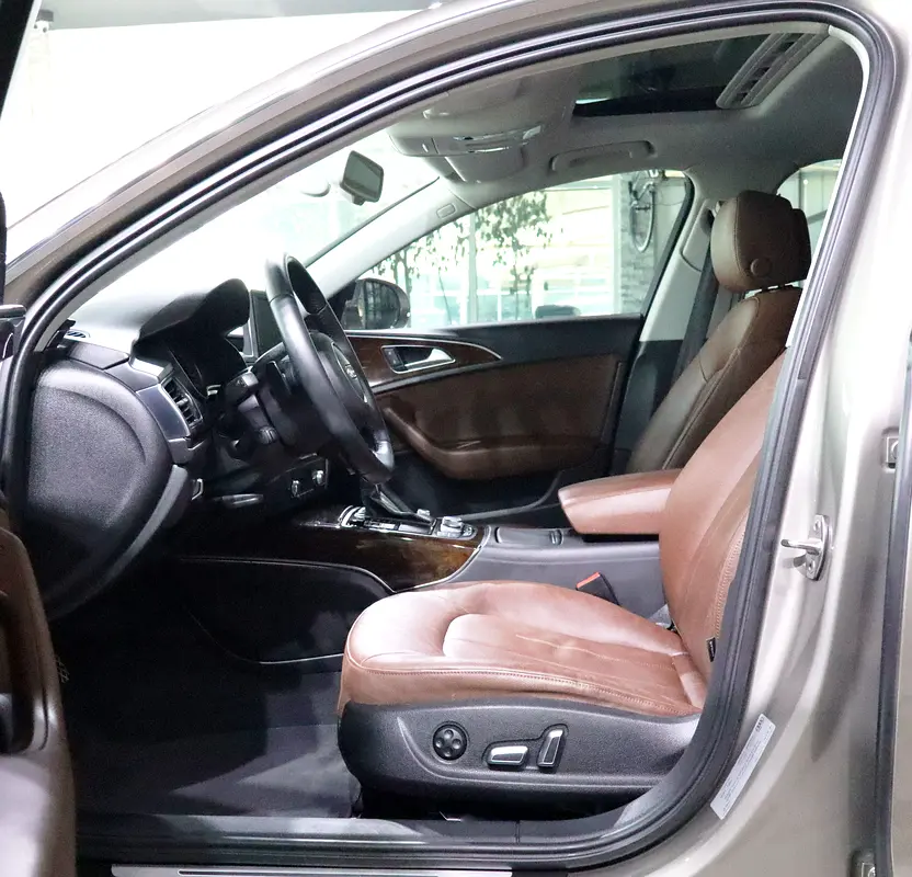 40 TFSI . GCC Specs . Low Mileage . Pristine Condition . Full Option - Image 7