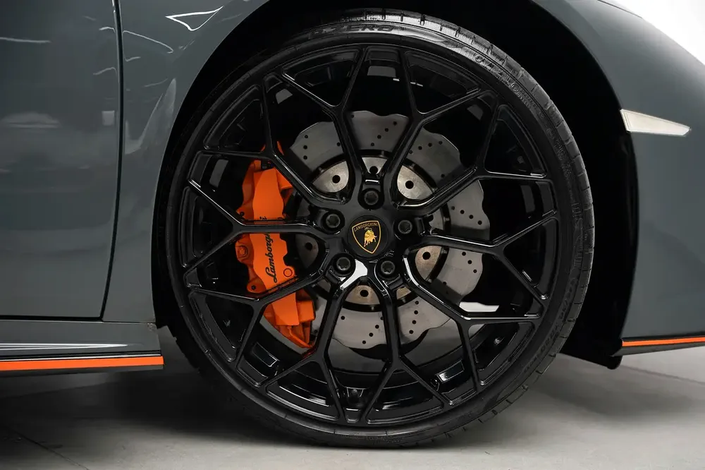 Lamborghini Huracan EVO COUPE 2021 GCC DEALER WARRANTY - Image 12