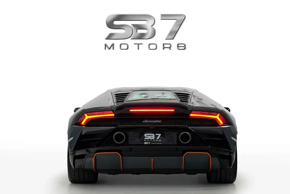 Lamborghini Huracan EVO COUPE 2021 GCC DEALER WARRANTY - Image 4