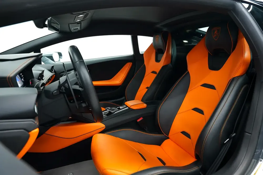 Lamborghini Huracan EVO COUPE 2021 GCC DEALER WARRANTY - Image 6