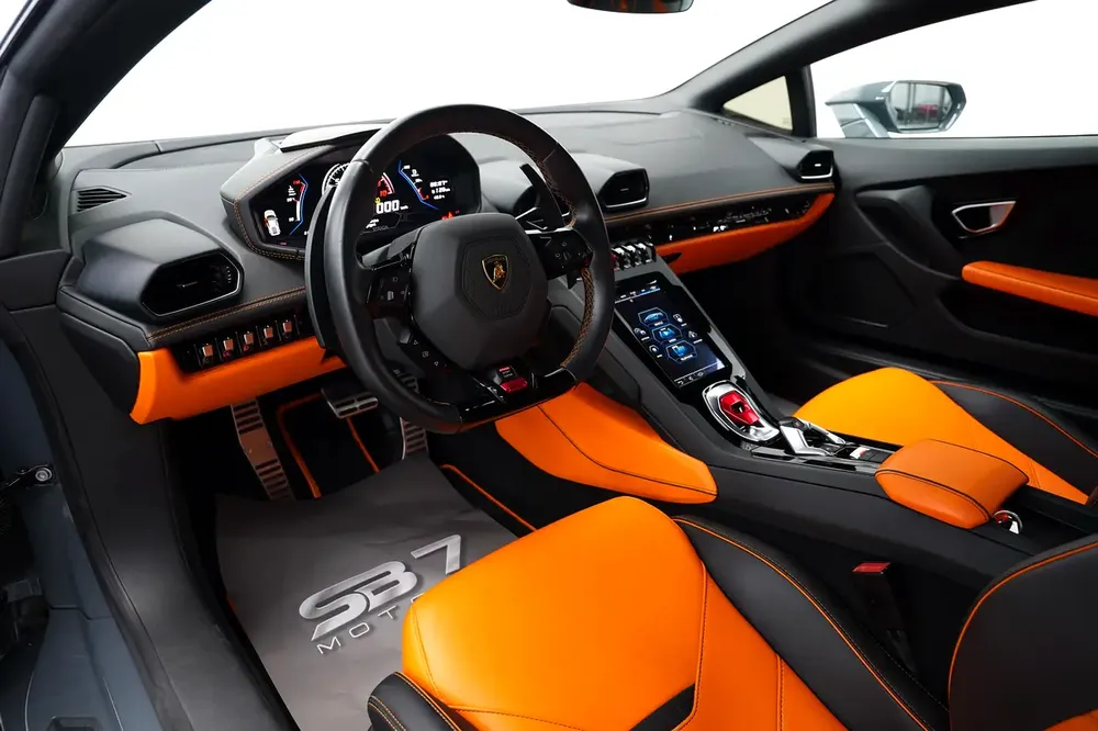 Lamborghini Huracan EVO COUPE 2021 GCC DEALER WARRANTY - Image 7