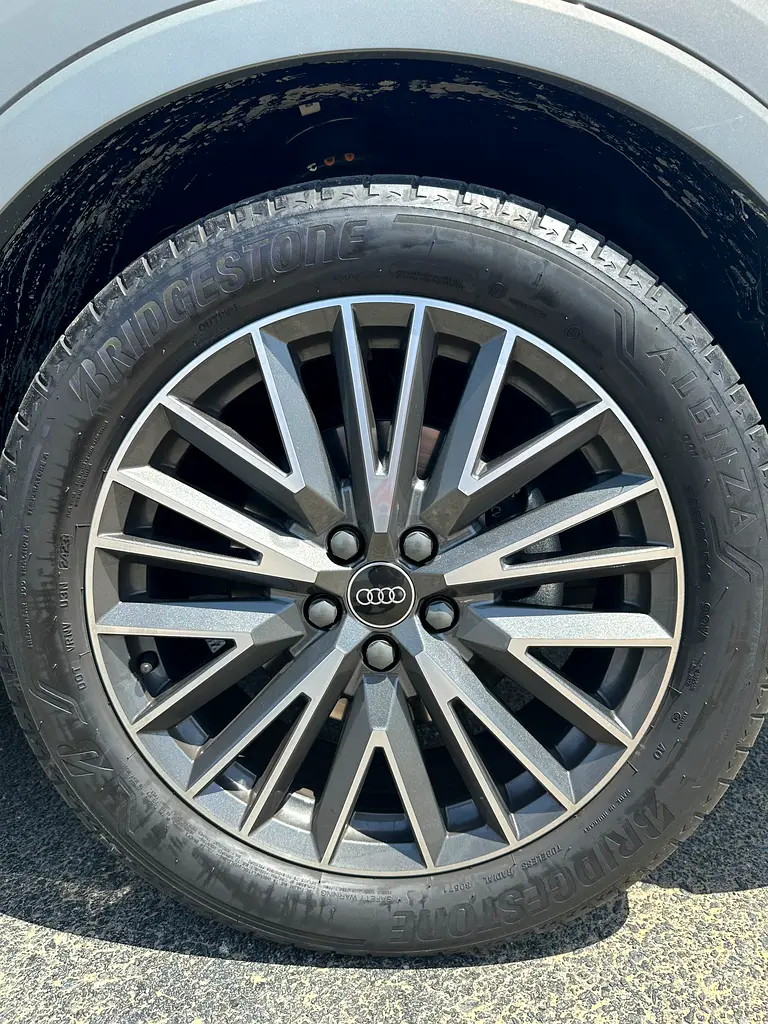 2024 Audi Q3 35 TFSI - GCC Specs - Image 11