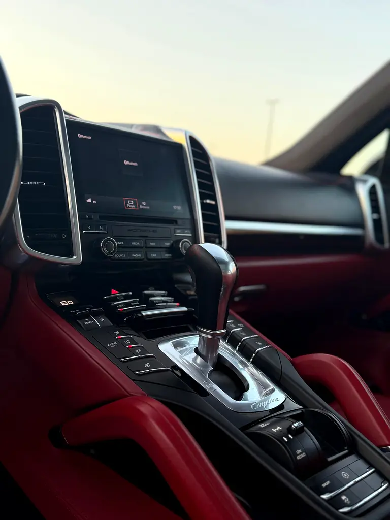 Porsche Cayenne Standard 2018 | GCC Specs | Well Maintained - Image 10