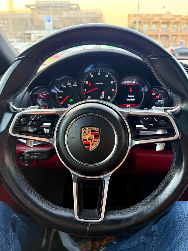 Porsche Cayenne Standard 2018 | GCC Specs | Well Maintained - Image 7