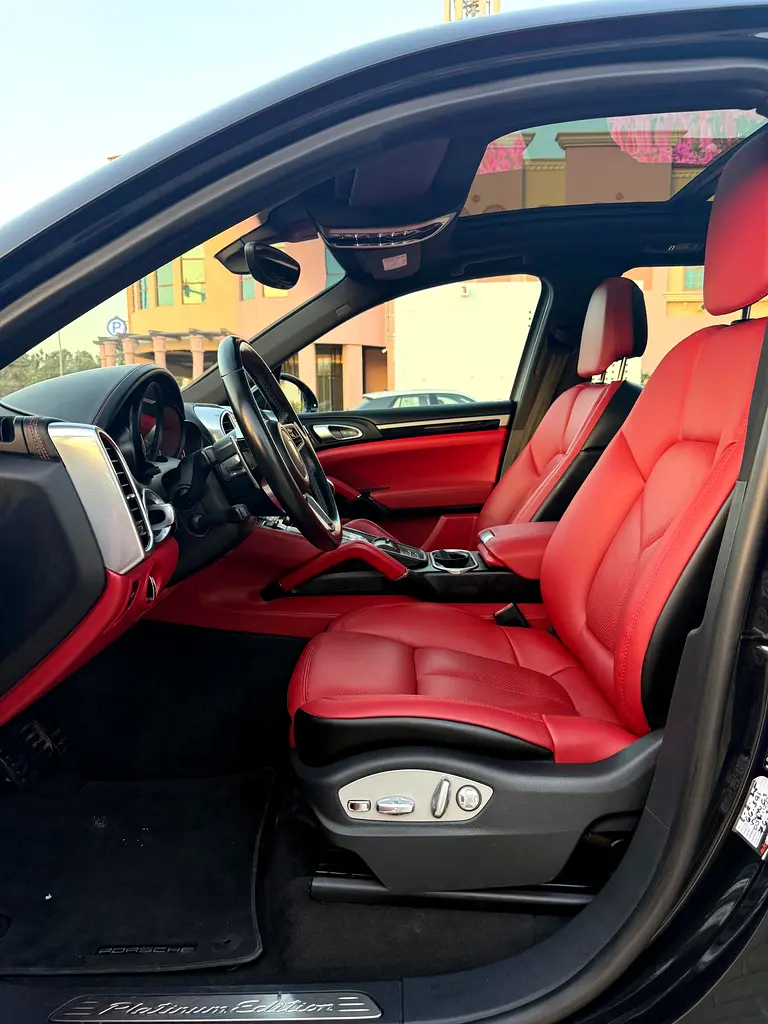 Porsche Cayenne Standard 2018 | GCC Specs | Well Maintained - Image 9