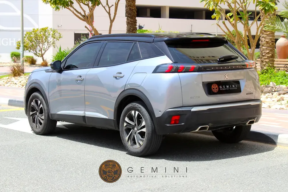 Peugeot 2008 1.2 PureTech GT Line 2023 - GCC Specs - Like New! - Image 5