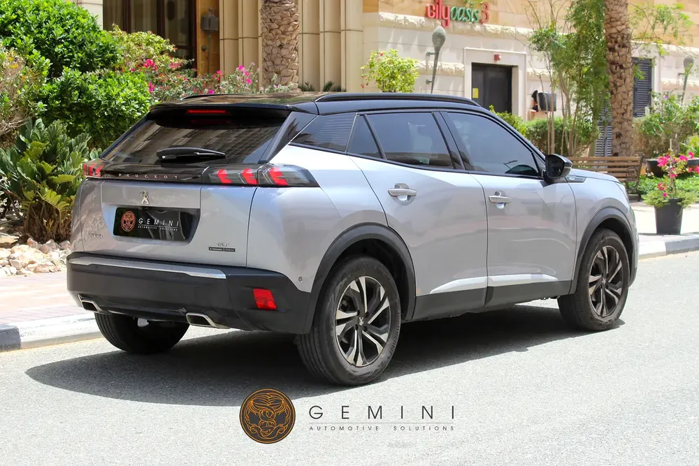 Peugeot 2008 1.2 PureTech GT Line 2023 - GCC Specs - Like New! - Image 6
