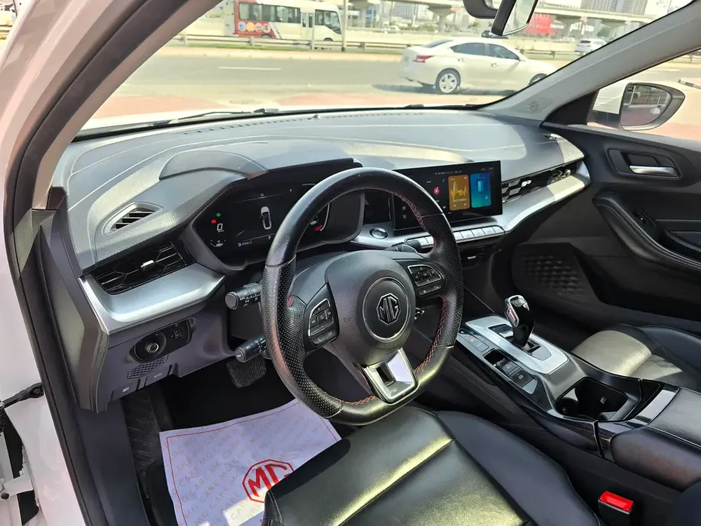 MG GT Comfort 2023, GCC Specs - Perfect Condition- Dealership warranty till Sep 2029 / 200000 km - Image 11