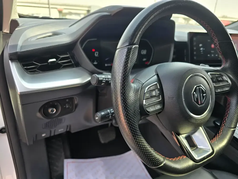 MG GT Comfort 2023, GCC Specs - Perfect Condition- Dealership warranty till Sep 2029 / 200000 km - Image 13