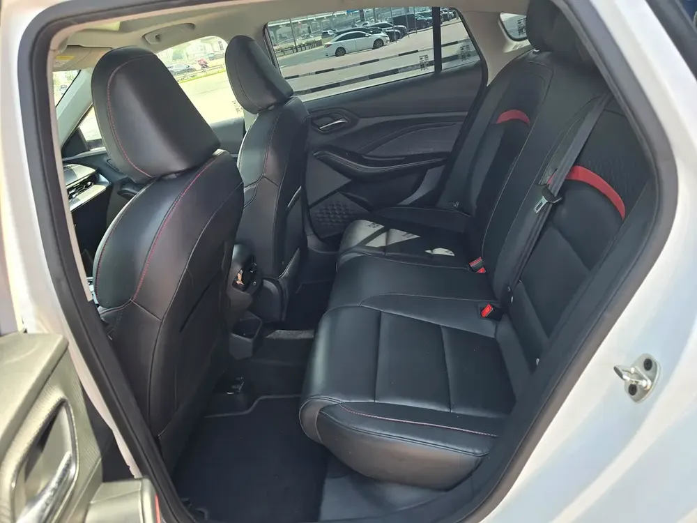 MG GT Comfort 2023, GCC Specs - Perfect Condition- Dealership warranty till Sep 2029 / 200000 km - Image 5