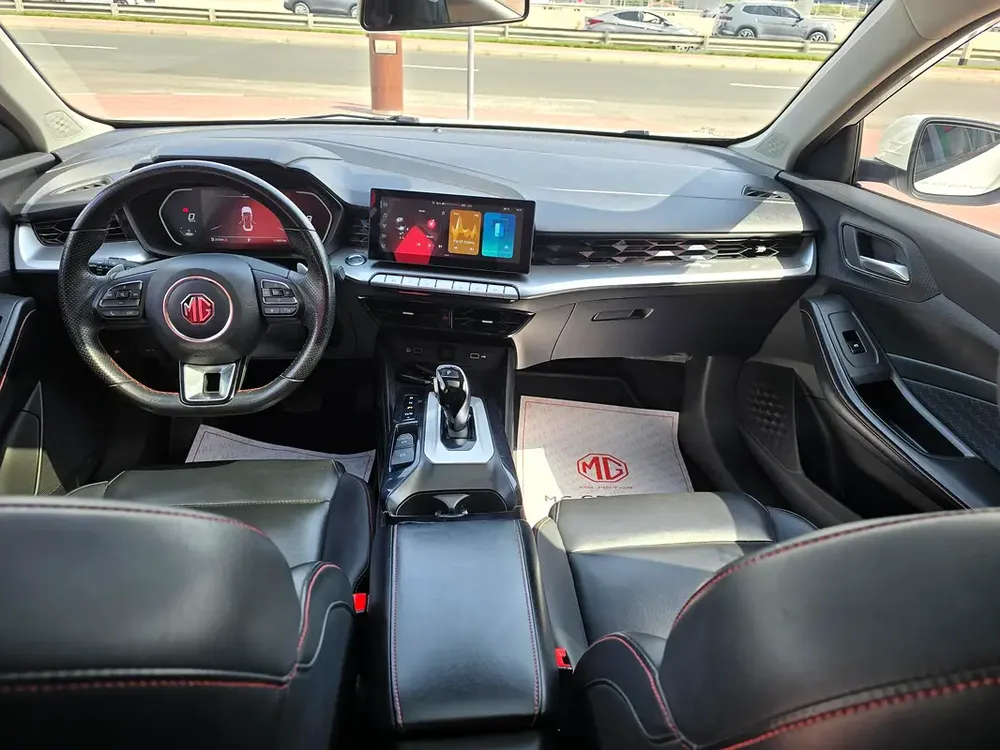 MG GT Comfort 2023, GCC Specs - Perfect Condition- Dealership warranty till Sep 2029 / 200000 km - Image 6
