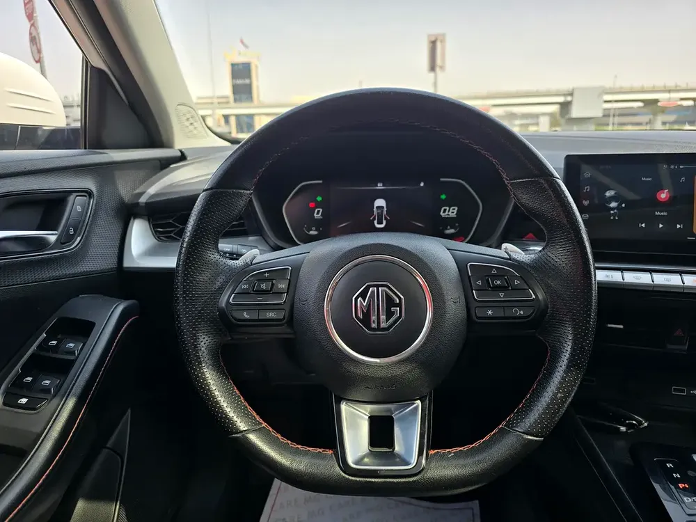 MG GT Comfort 2023, GCC Specs - Perfect Condition- Dealership warranty till Sep 2029 / 200000 km - Image 7