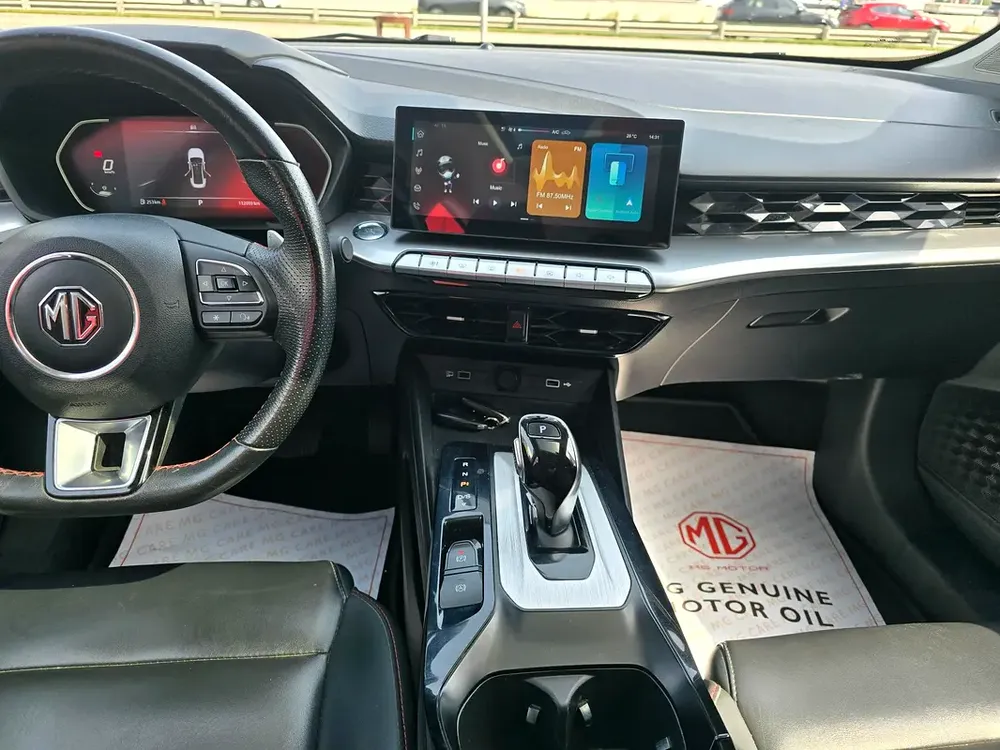MG GT Comfort 2023, GCC Specs - Perfect Condition- Dealership warranty till Sep 2029 / 200000 km - Image 8