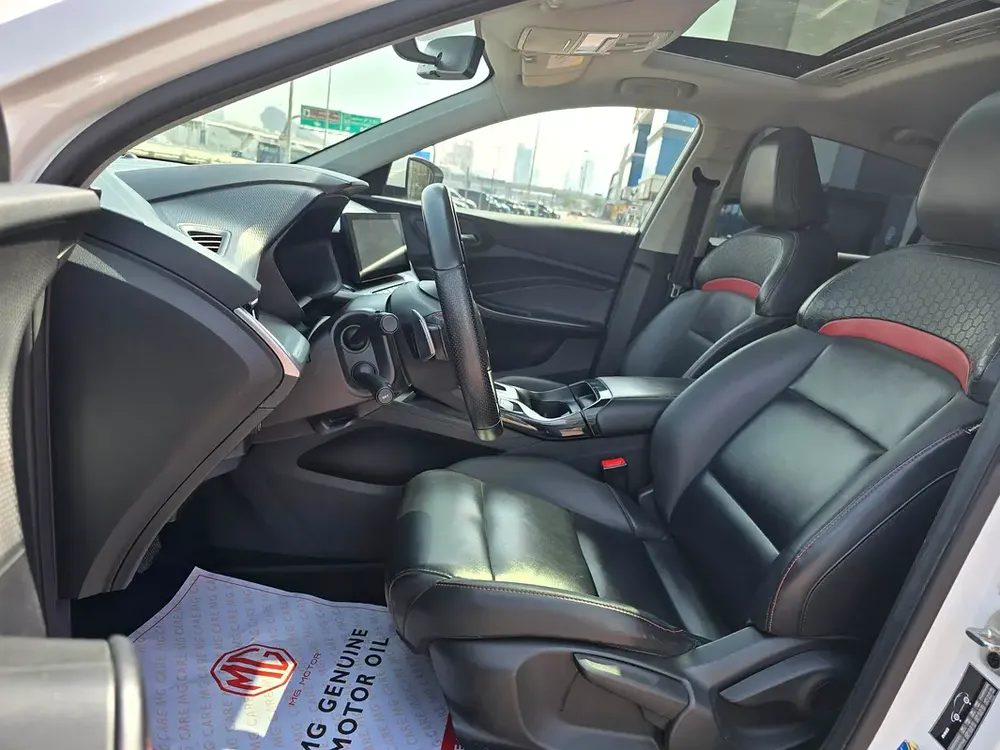 MG GT Comfort 2023, GCC Specs - Perfect Condition- Dealership warranty till Sep 2029 / 200000 km - Image 9
