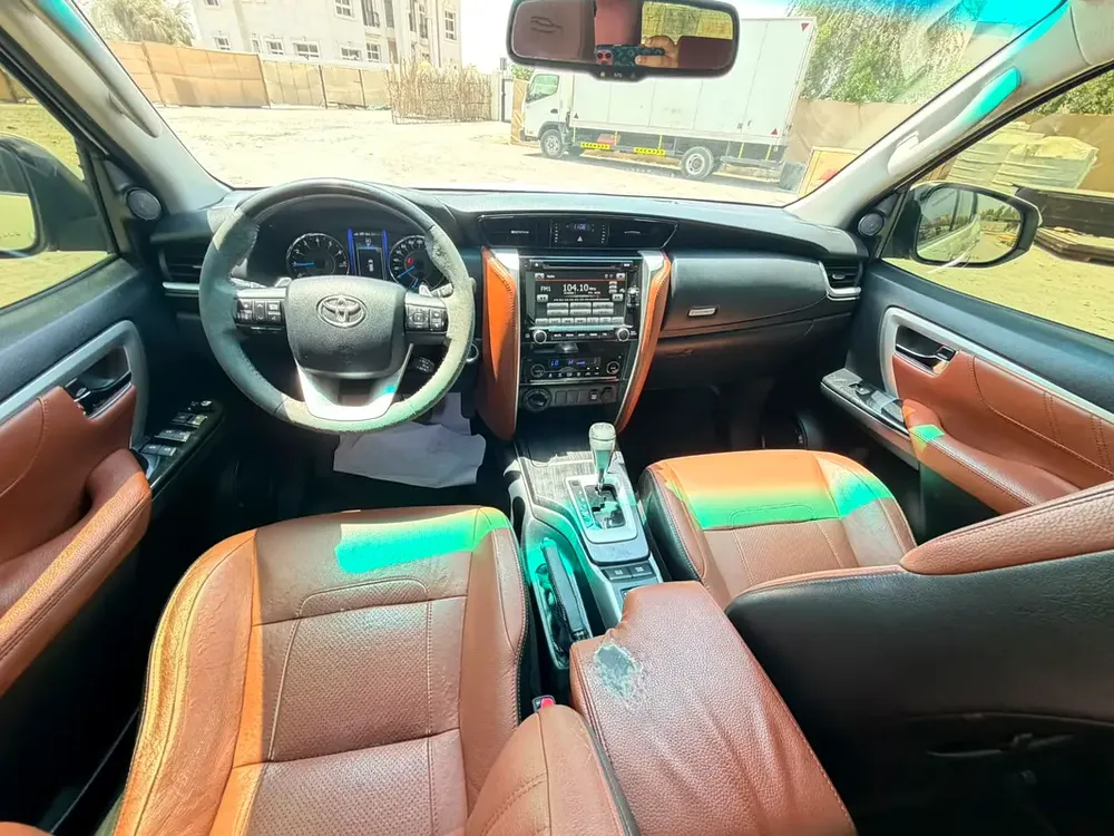 Toyota Fortuner VXR 2018 GCC Specs - Well Maintained - Image 15