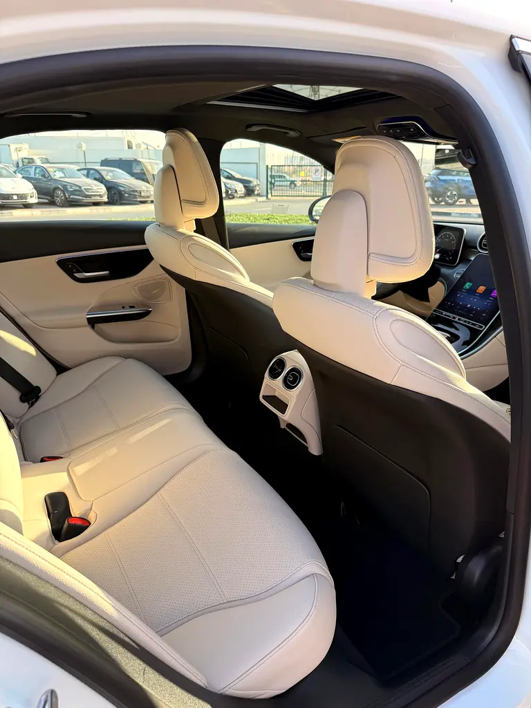 MERCEDES BENZ c 300 2025 . FULL OPTION  Top series - Image 11