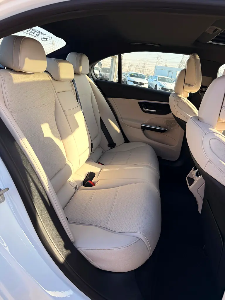 MERCEDES BENZ c 300 2025 . FULL OPTION  Top series - Image 13