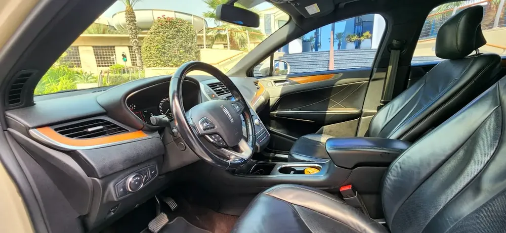 2018 Lincoln MKC -2.0L/4 cyl-Excellent Condition-Bank Finance Available - Image 8
