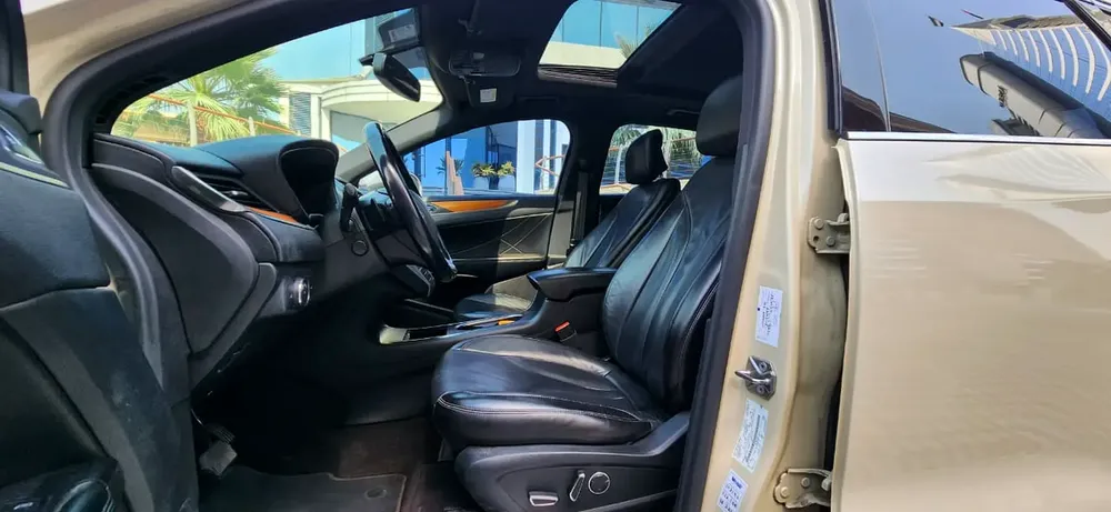 2018 Lincoln MKC -2.0L/4 cyl-Excellent Condition-Bank Finance Available - Image 9