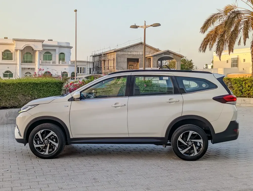 Toyota Rush 2022 GCC EX Prestine Condition Car Low KM Perfect Family 7 Seat SUV - Image 17