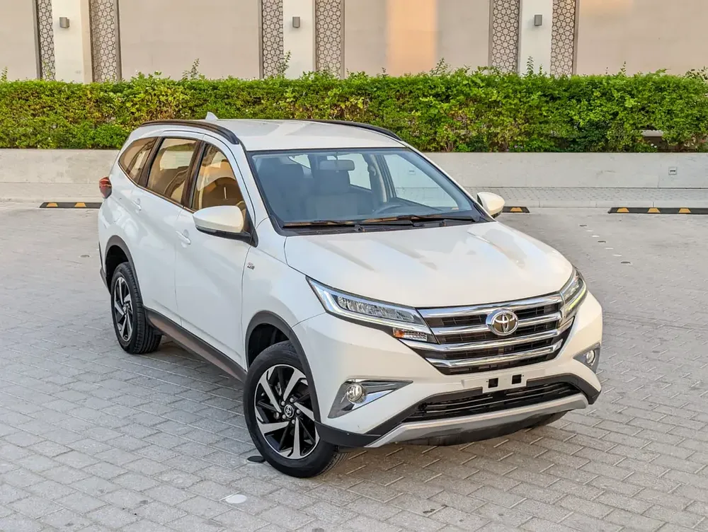 Toyota Rush 2022 GCC EX Prestine Condition Car Low KM Perfect Family 7 Seat SUV - Image 4