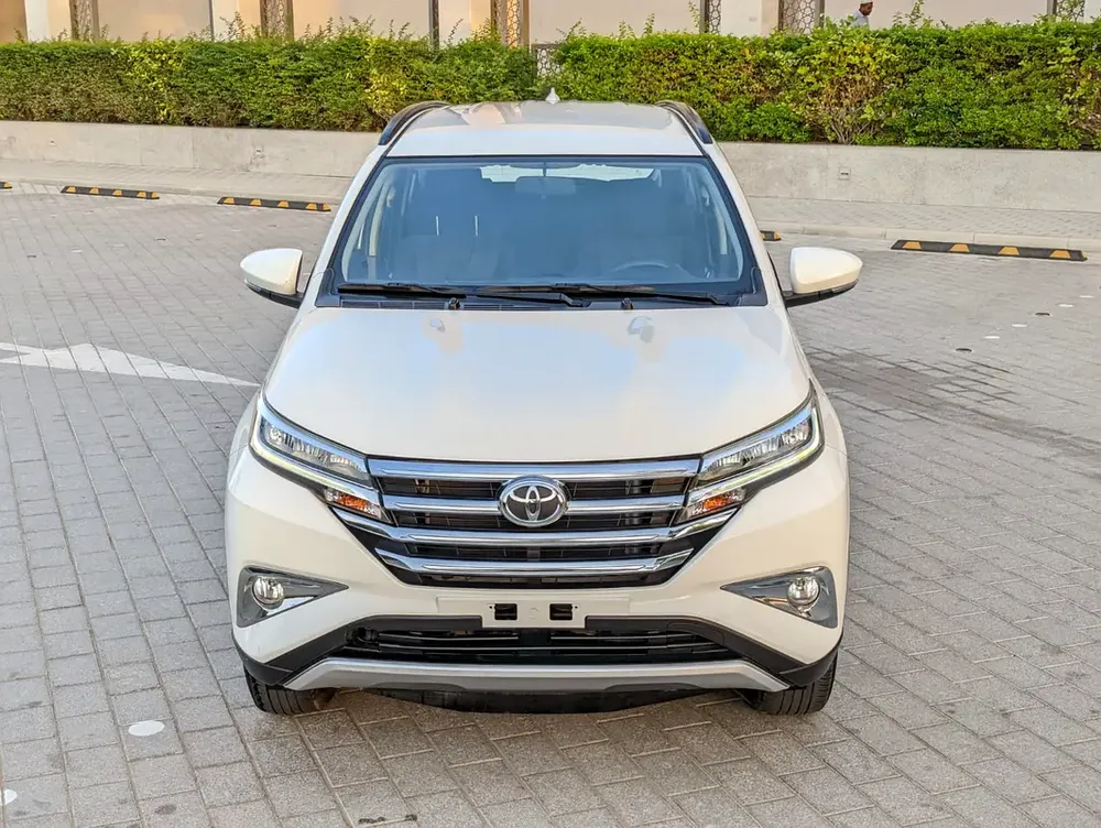 Toyota Rush 2022 GCC EX Prestine Condition Car Low KM Perfect Family 7 Seat SUV - Image 6