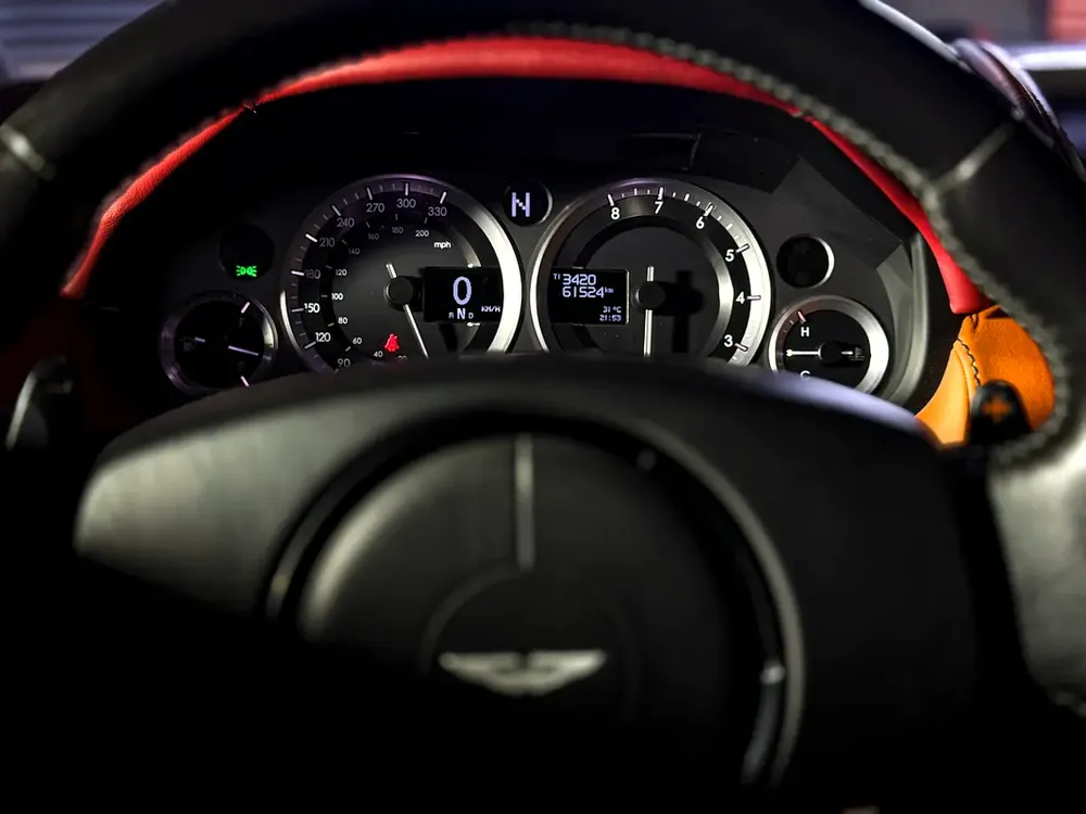 Aston Martin V8 Vantage S SP10 2016 GCC specs - Image 13