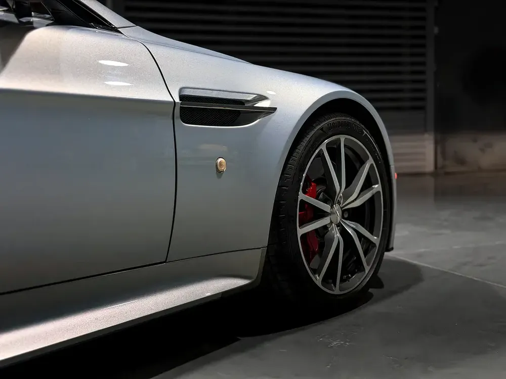 Aston Martin V8 Vantage S SP10 2016 GCC specs - Image 6