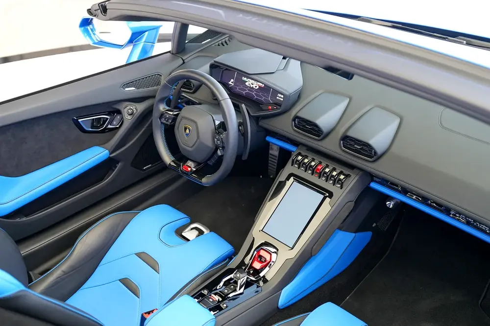 HURACAN SPYDER | TWO TONE INTERIOR | CARBON TRIM INTERIOR | WARRANTY AVAILABLE - Image 13
