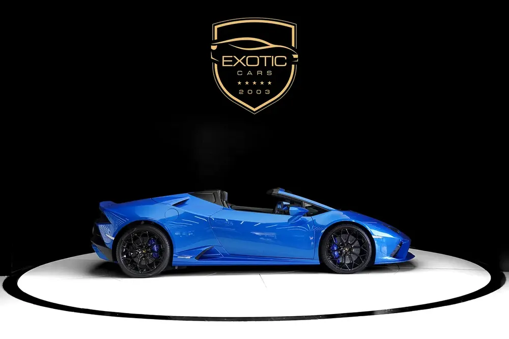 HURACAN SPYDER | TWO TONE INTERIOR | CARBON TRIM INTERIOR | WARRANTY AVAILABLE - Image 4