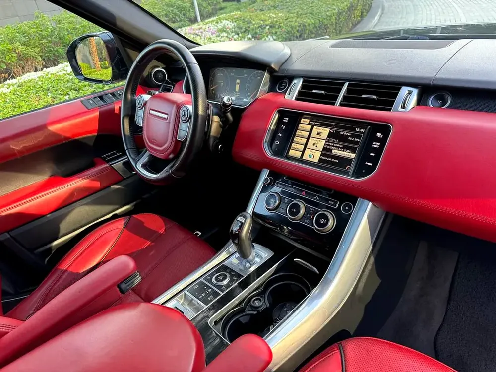 Land Rover Range Rover Sport Supercharged | GCC Specs | Pristine Condition - Image 14