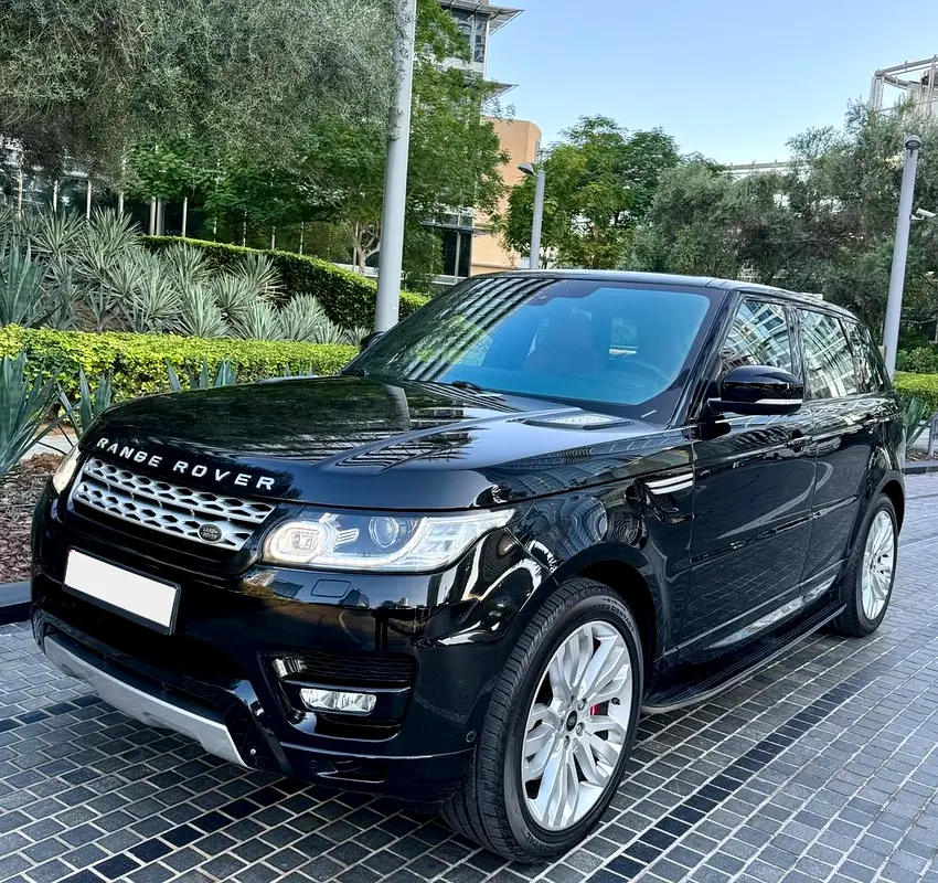 Land Rover Range Rover Sport Supercharged | GCC Specs | Pristine Condition - Image 18