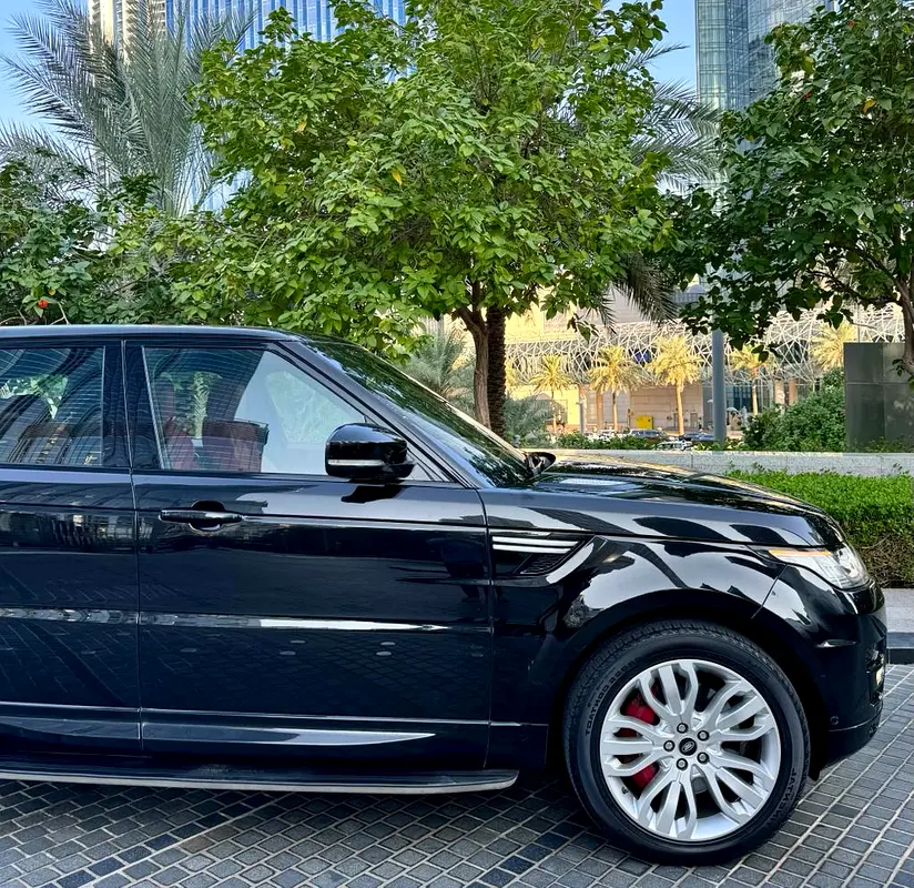 Land Rover Range Rover Sport Supercharged | GCC Specs | Pristine Condition - Image 8