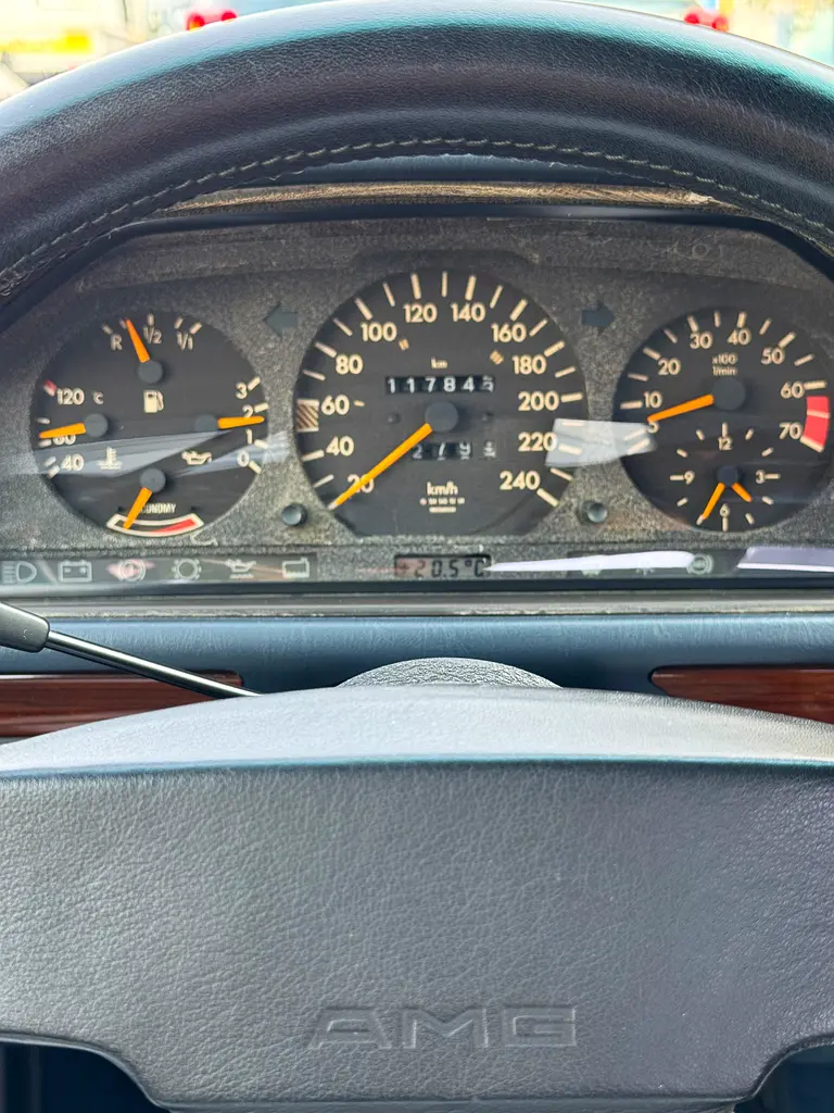 E 300 Original Amg Kit Mint Condition Fully Serviced - Image 17