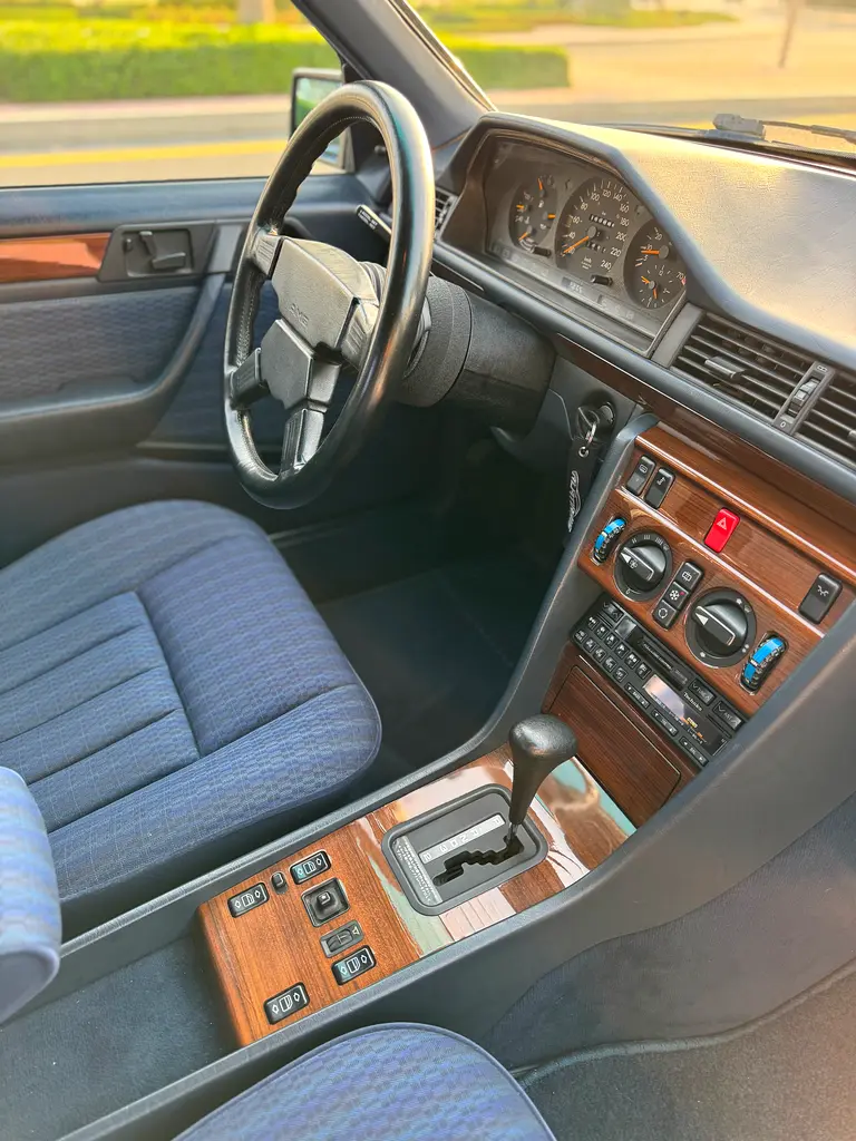E 300 Original Amg Kit Mint Condition Fully Serviced - Image 9