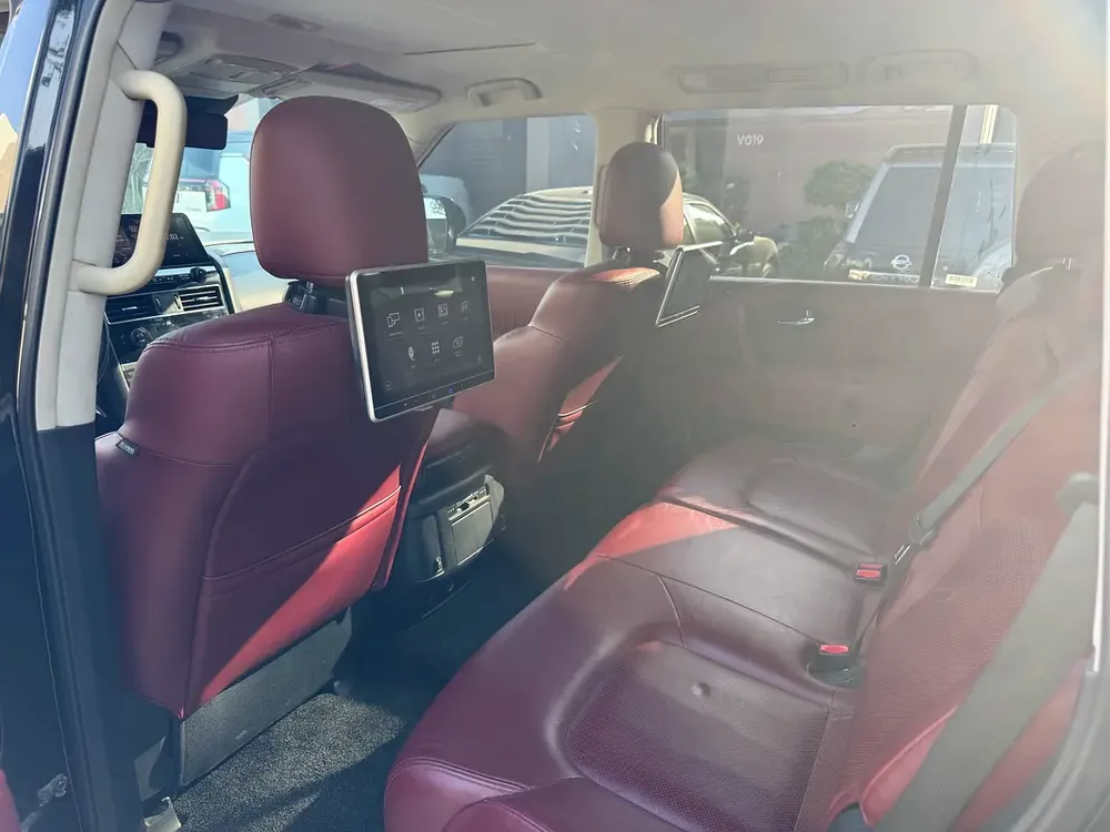 Nissan patrol 2022 v8 big engine (nismo kit) low mileage - Image 8