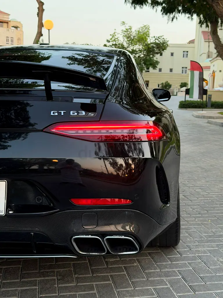 Mercedes GT63 s 4Matic+ 2020 First Owner Carbon Edition - Image 12