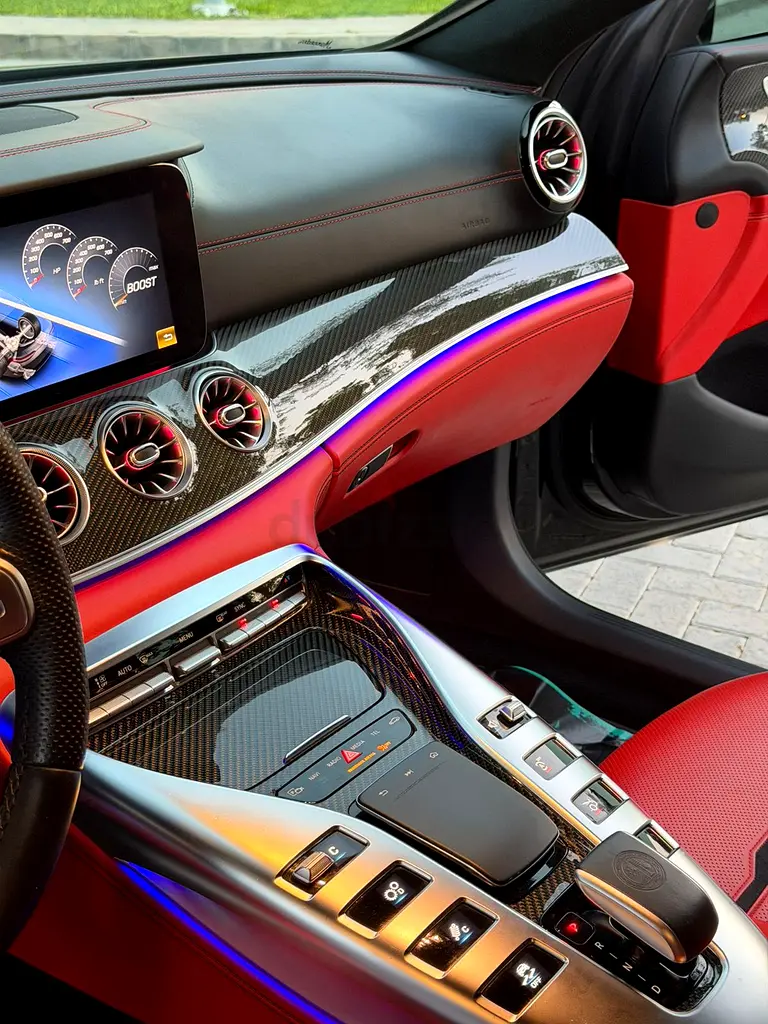 Mercedes GT63 s 4Matic+ 2020 First Owner Carbon Edition - Image 16