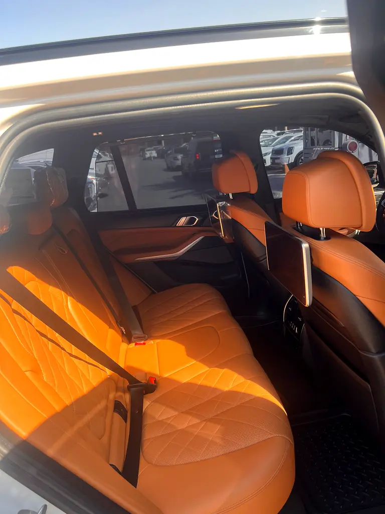 BMW X5 xDrive40i 2023 GCC Specs - Image 17