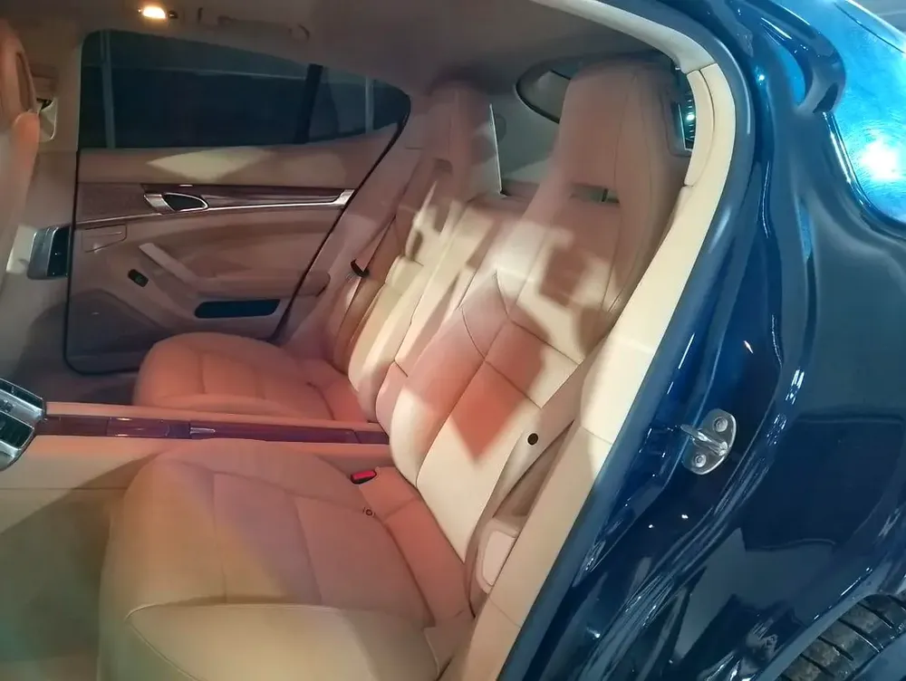 PORSCHE PANAMERA S 2010 4.8L | CARBON BONNET | MANSORY REAR WING | BOSE SOUND SYSTEM - Image 18