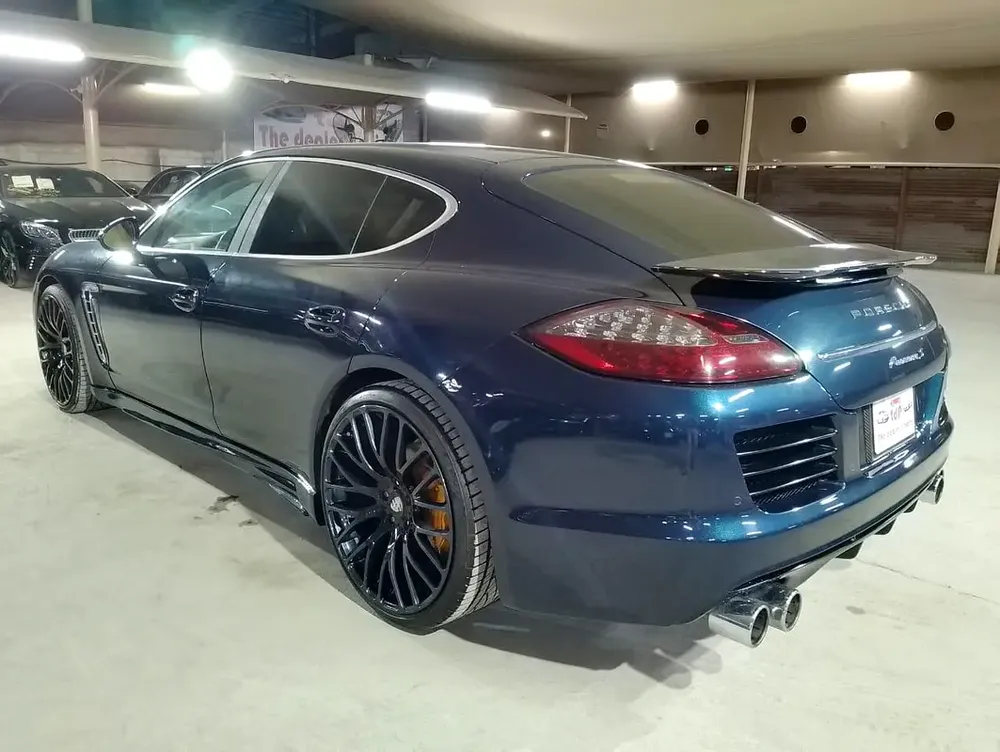 PORSCHE PANAMERA S 2010 4.8L | CARBON BONNET | MANSORY REAR WING | BOSE SOUND SYSTEM - Image 4