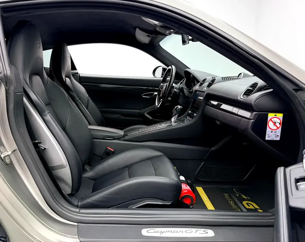2018 Porsche 718 Cayman GTS, Porsche Warranty+Full Service History, Full PPF, GCC - Image 13