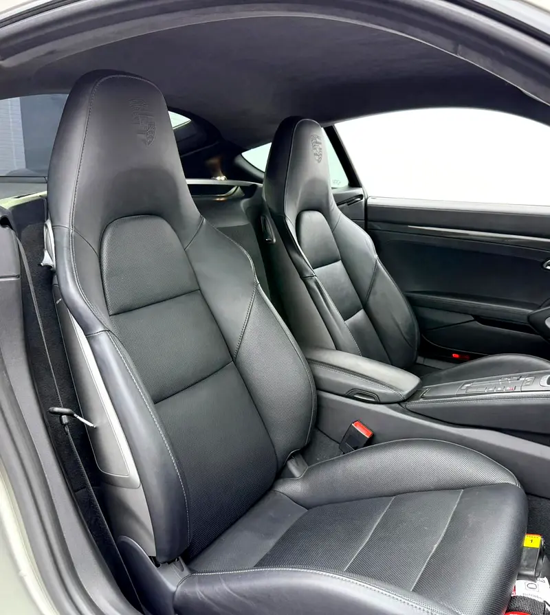 2018 Porsche 718 Cayman GTS, Porsche Warranty+Full Service History, Full PPF, GCC - Image 14