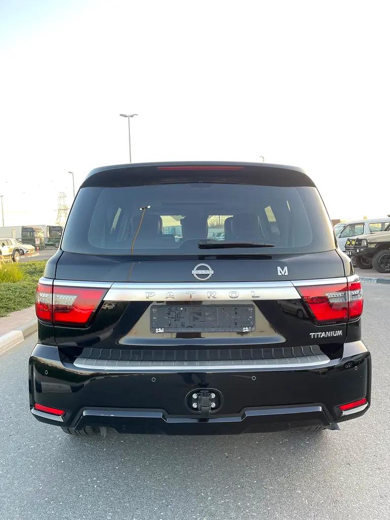 NISSAN PATROL 2022 SE TITANIUM V6 4.0 GCC SPECS - Image 4