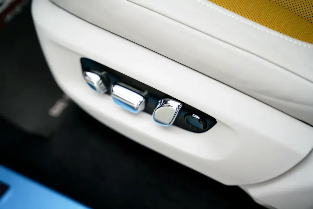2026 ROLLS ROYCE CULLINAN WITH WARRANTY AND SERVICE CONTRACT - Image 18