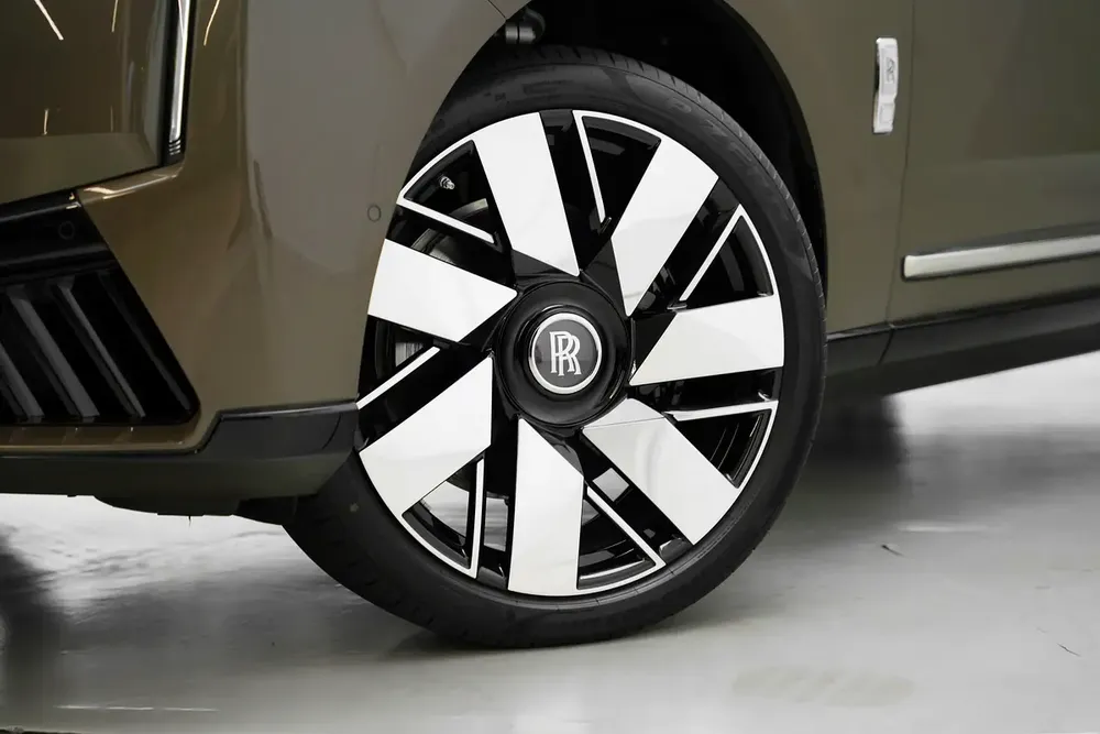 2026 ROLLS ROYCE CULLINAN WITH WARRANTY AND SERVICE CONTRACT - Image 19