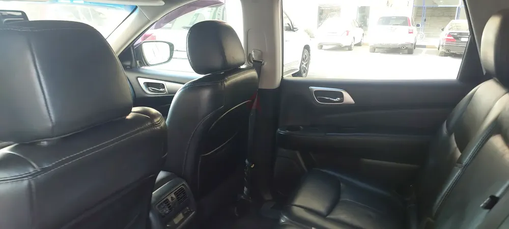 Nissan Pathfinder SL 2017 American Specs - Image 10