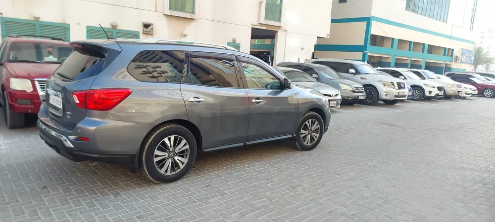 Nissan Pathfinder SL 2017 American Specs - Image 6